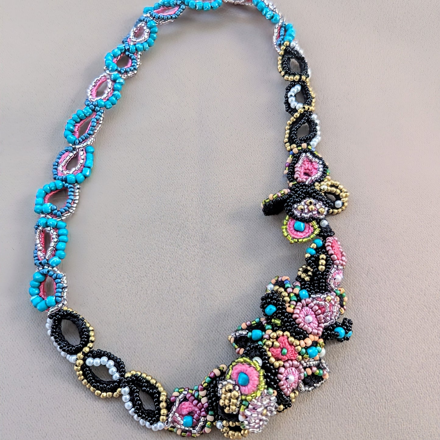 Mayaani Jewellery one-of-a-kind Madhuri hand bracelet with black and gold details.