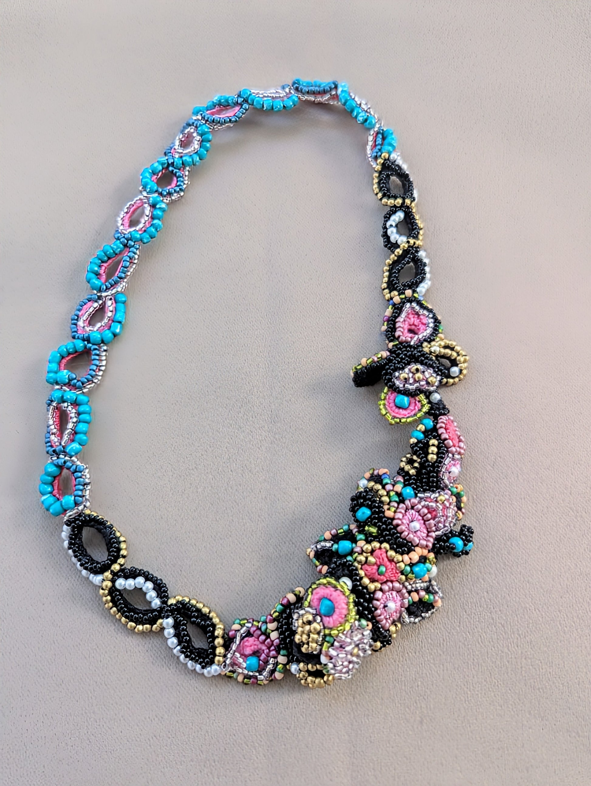 Mayaani Jewellery one-of-a-kind Madhuri hand bracelet with black and gold details.